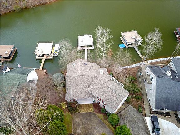 3rd image of 85 Stonecliff Cove Dr
