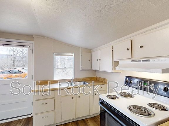 4th image of 3137 W Kiowa St #1