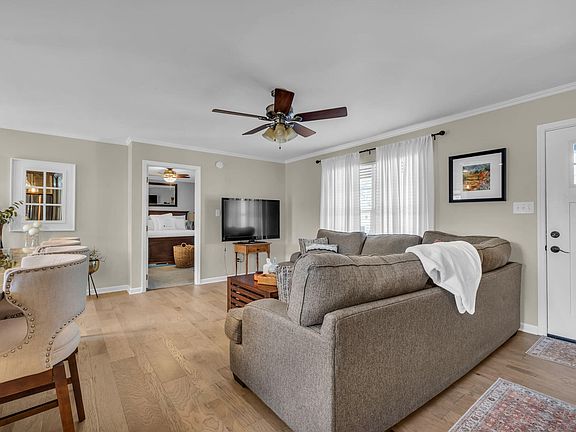 4th image of 310 Fern Dr SE
