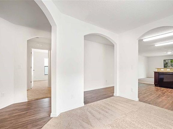 4th image of 6426 Como Pl