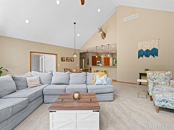 5th image of 3040 Jamestown Ln