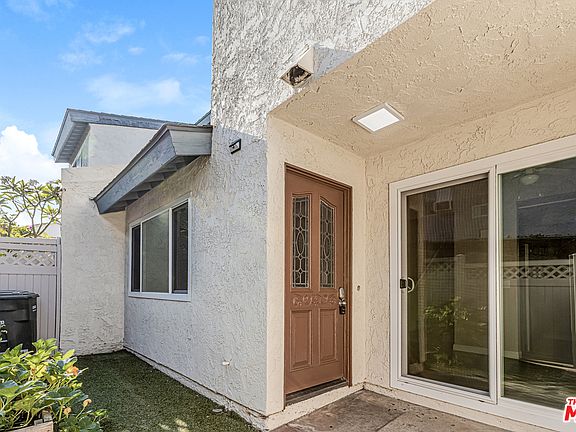 3rd image of 186 S Esplanade St #5