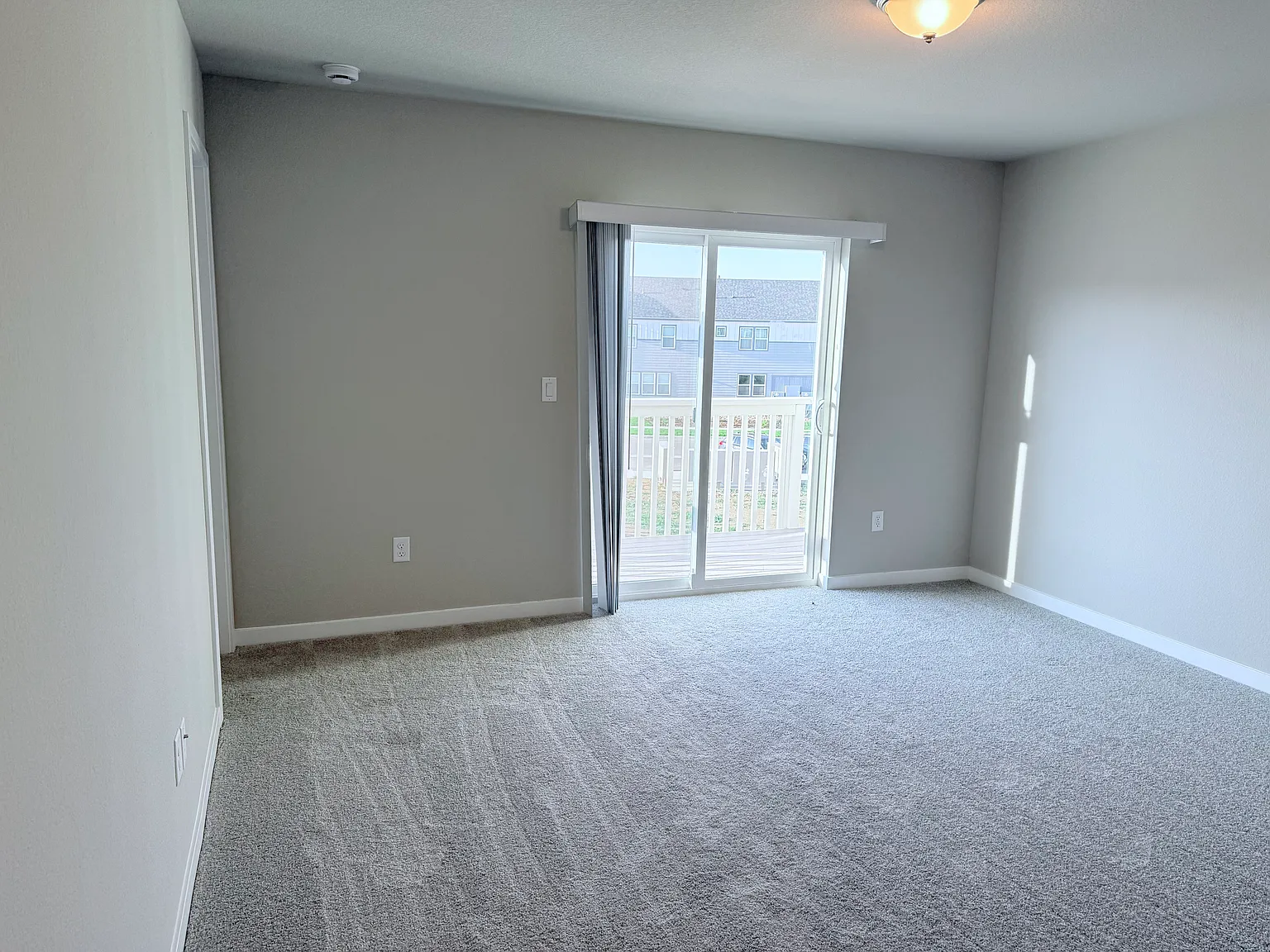 3 bed, 2031 sqft, $2,749 — Photo 4