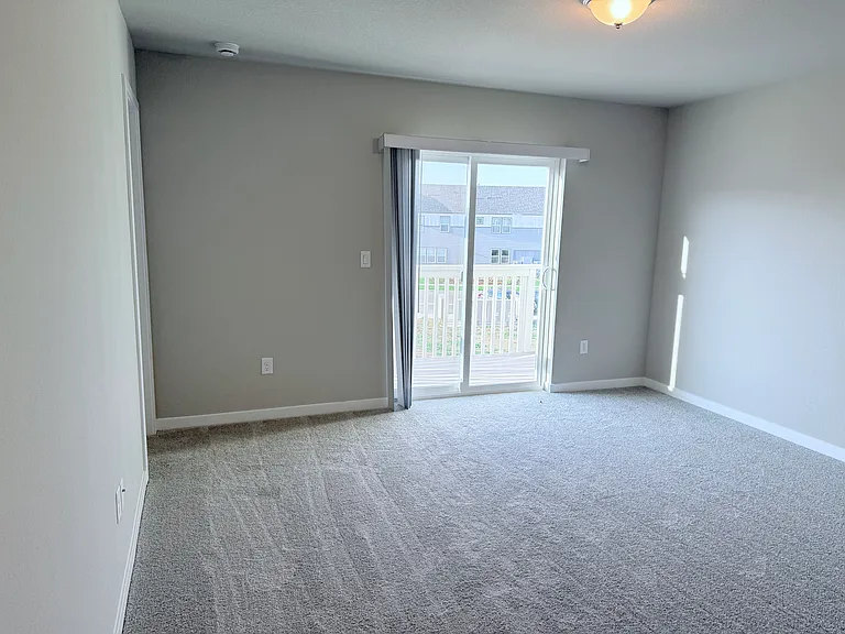 2740 Bear Springs Cir — Photo 4