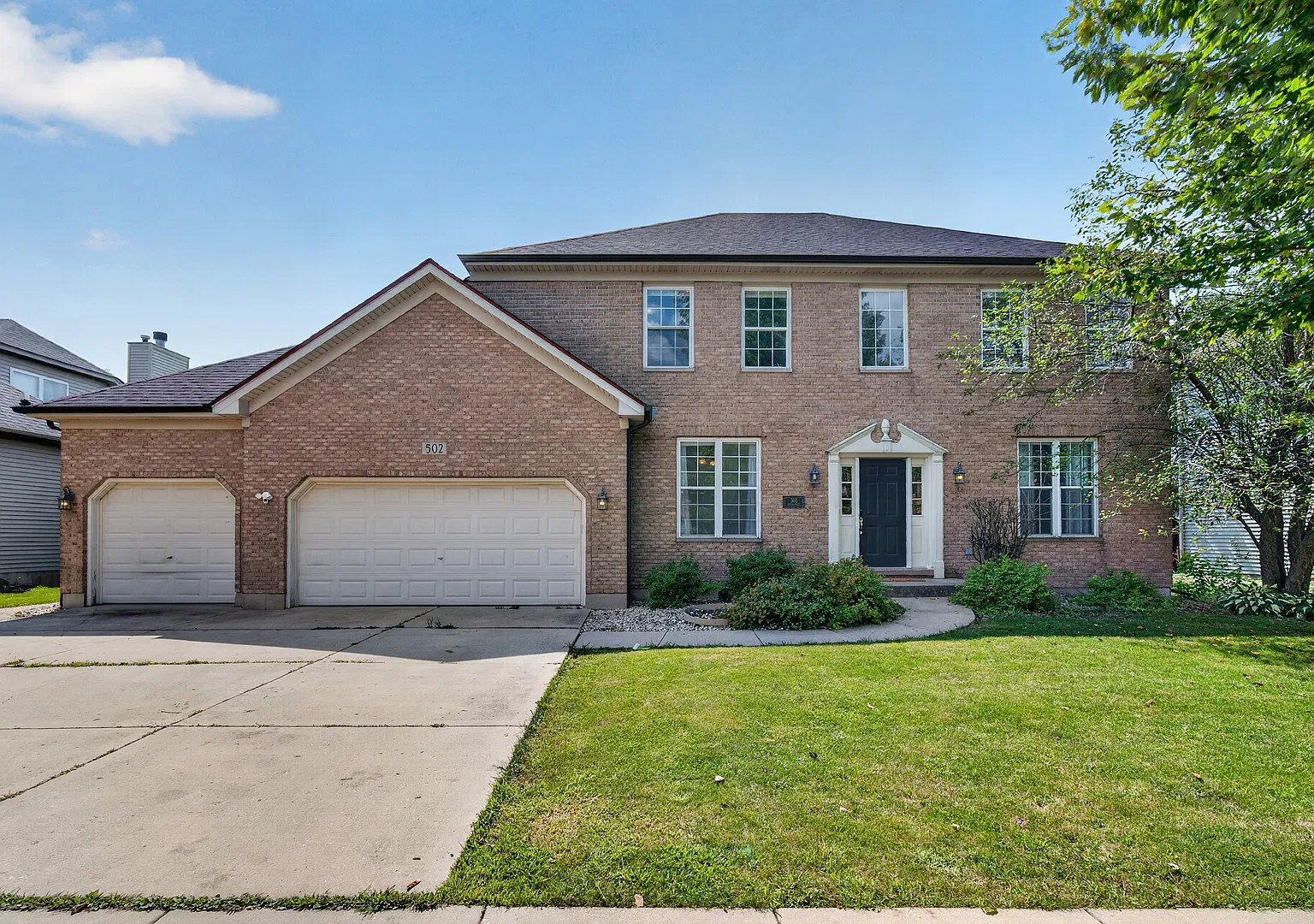 4 bed, 2.5 bath, 2378 sqft, $3,000 — Photo 1