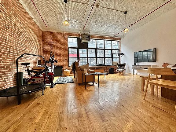 5th image of 255 McKibbin St #407