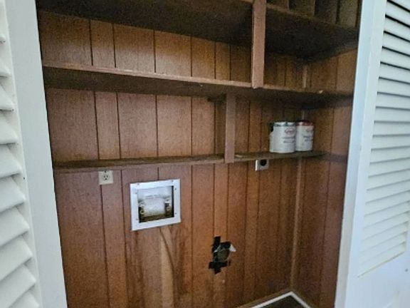 4th image of 2307 Holsum Cir