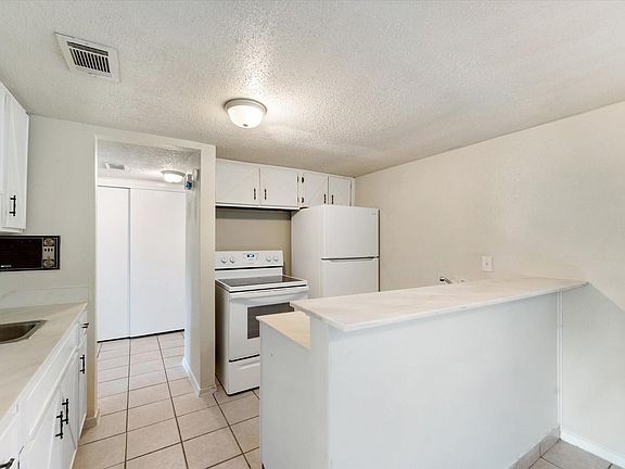 5th image of 15919 Golf Club Dr APT 112
