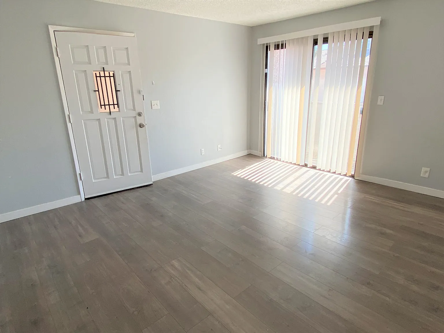 2 bed, 852 sqft, $1,100 — Photo 4