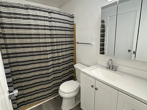 120 Stanford Dr #D — Photo 25