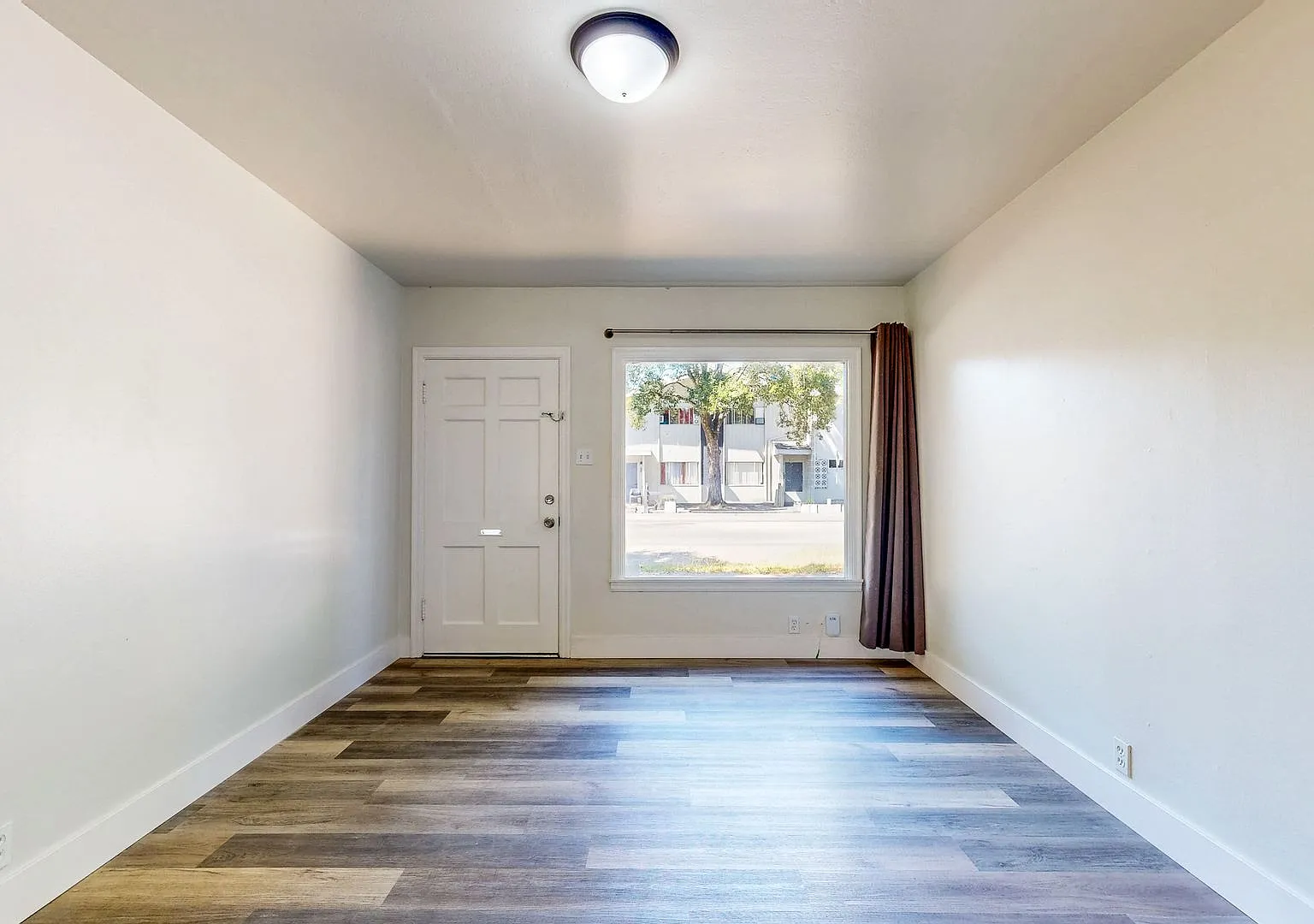560 McConnell Avenue (Placement) — Photo 3