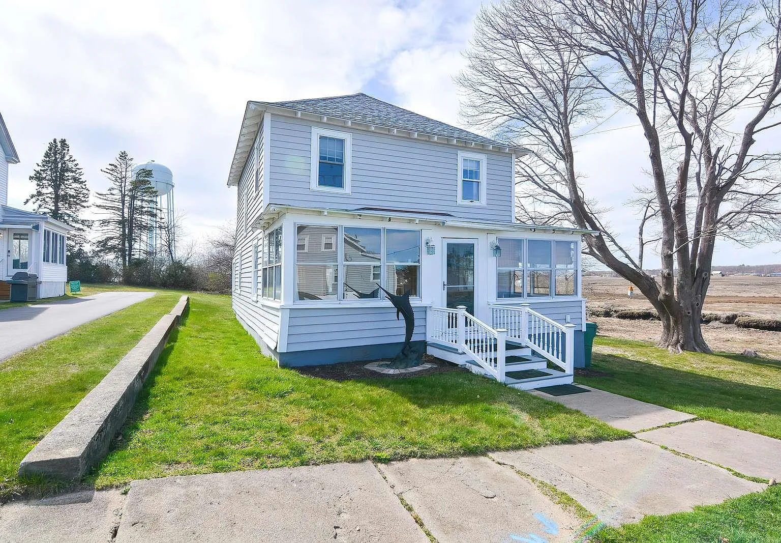 3 bed, 2.5 bath, 1490 sqft, $3,200 — Photo 2