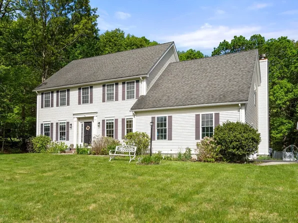 10 Primrose Ln, Westborough, MA 01581