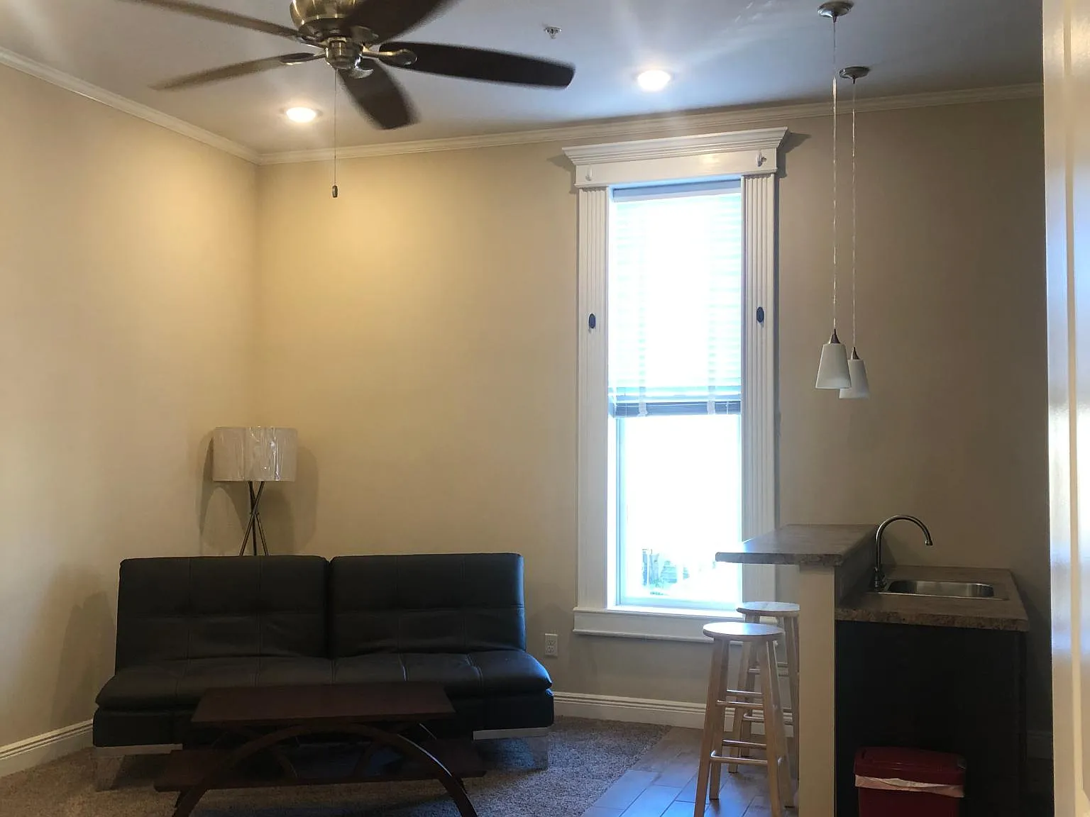 Studio, $895 — Photo 2