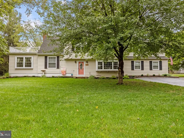 577 Green Valley Rd, Langhorne, PA 19047