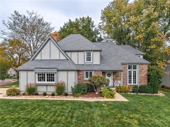 12131 Farley St, Overland Park, KS 66213