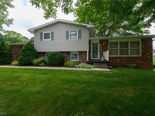 305 Rhine St SW, Sugarcreek, OH 44681