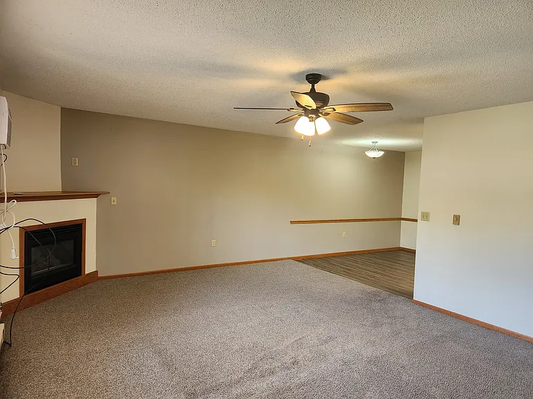 410-12 Twin Oak Dr #14 — Photo 10