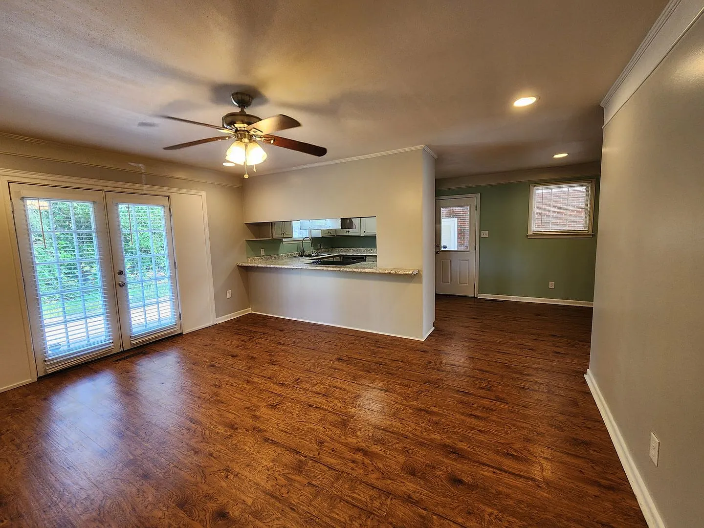 3 bed, 1736 sqft, $1,575 — Photo 4