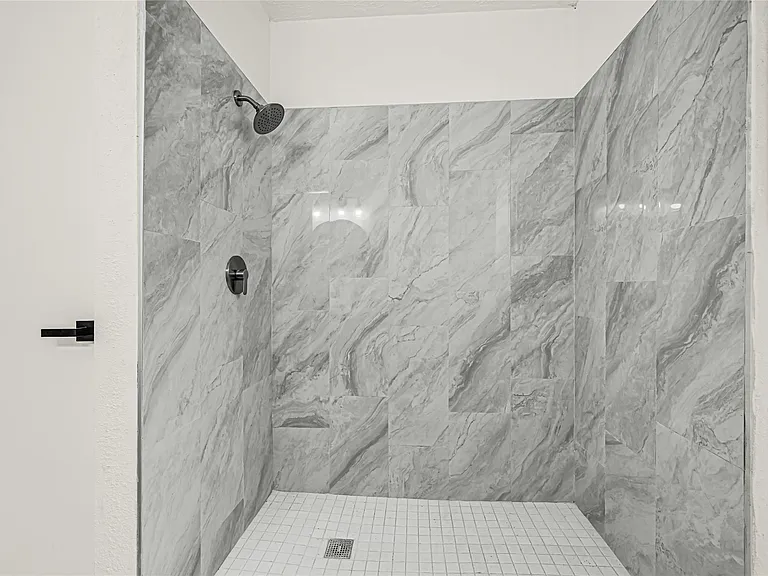 13327 N Thorntree Dr — Photo 16