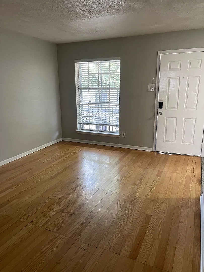 5317 Junius Street — Photo 4