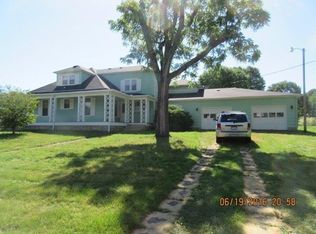 257 6th St, Beaver, WV 25813