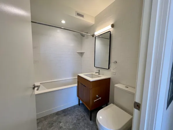 420 East 54th Street image 8 of 24