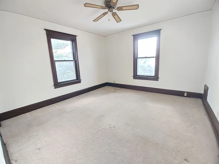 305 Phoenix Ave — Photo 12