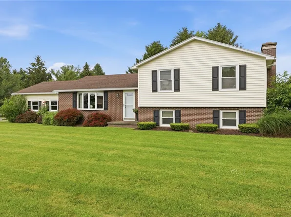 920 Peirson Ave, Newark, NY 14513