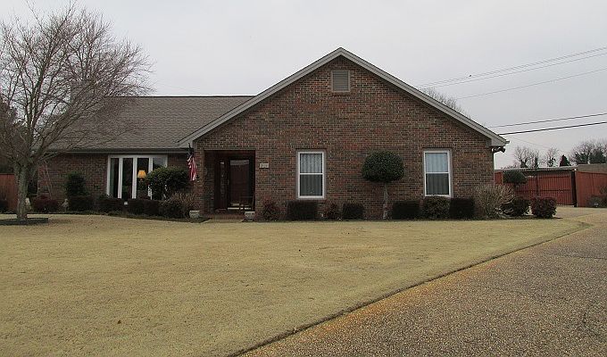 1st image of 221 Westmeade Ct