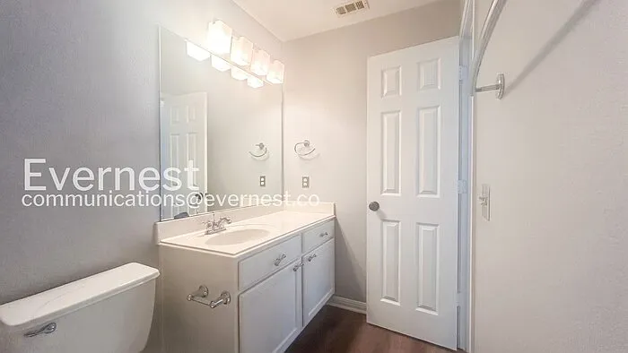 1136 Emmitt Run — Photo 13