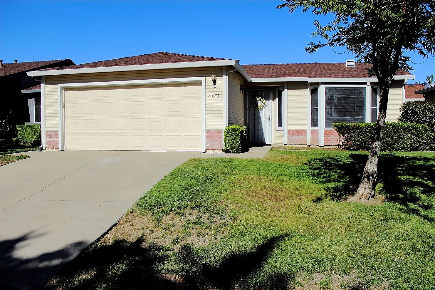 7581 Suncountry Ln photo 1