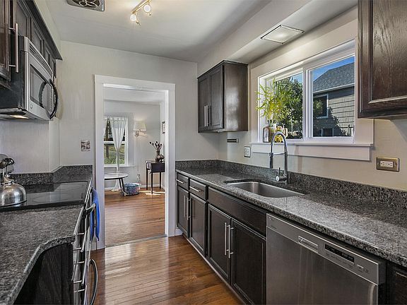 5th image of 1738 Trenton Ave