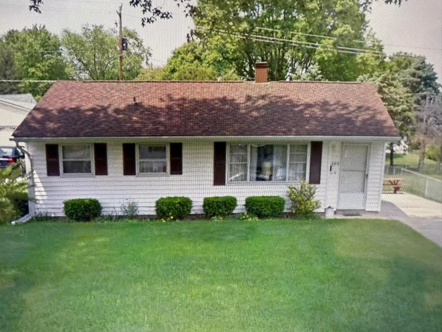 1285 Huffer Ave photo 1