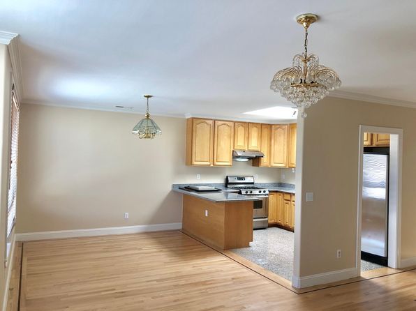 223 Granada Ave