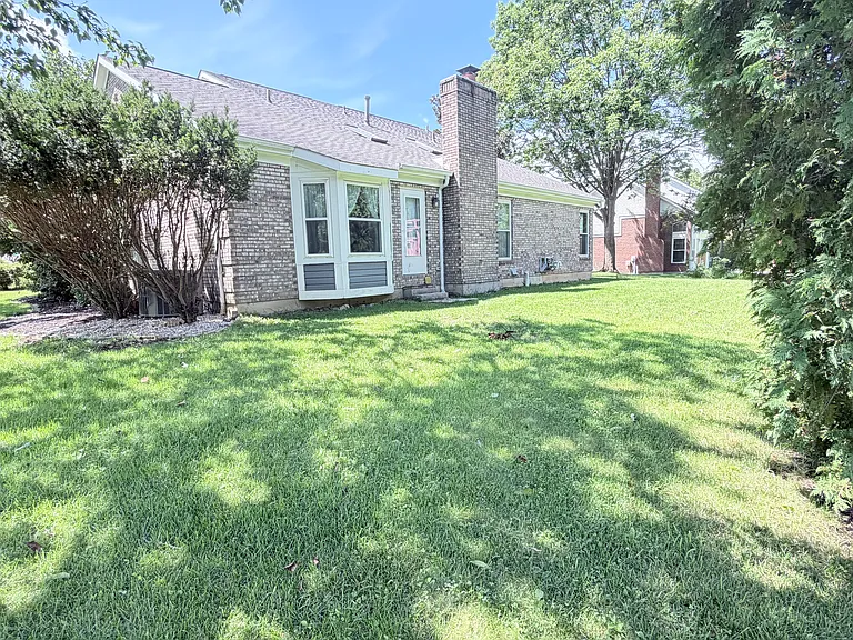 6112 Tarn Cir — Photo 44