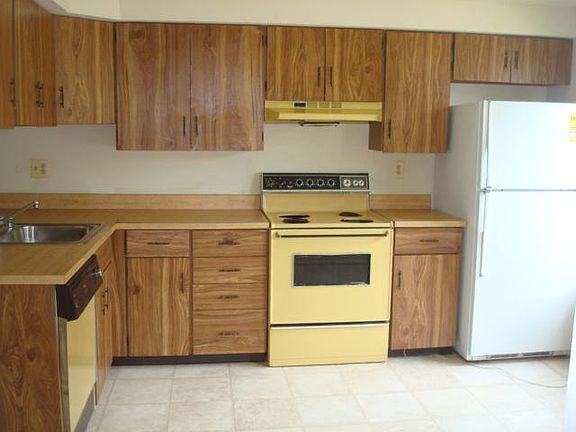 2nd image of 303 Wood Hollow Ct