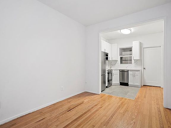3rd image of 221 E 89th St APT 2A