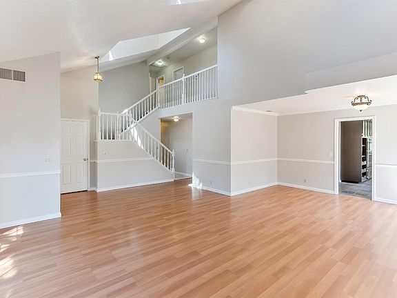 3rd image of 2875 Clemson Dr