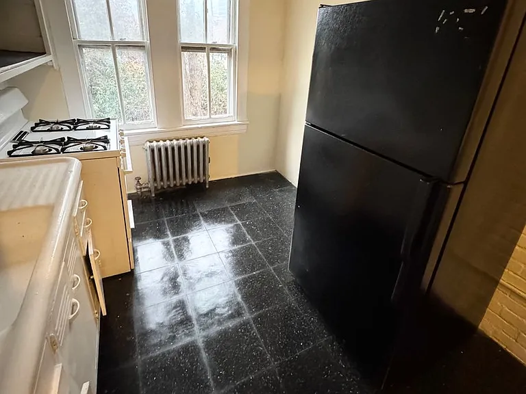 131 S Boylan Ave — Photo 6