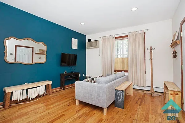 Rented by EXR | media 1