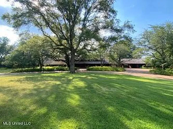 333 Westover Dr, Clarksdale, MS 38614