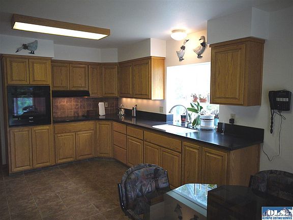 5th image of 165 Valhallas Dr