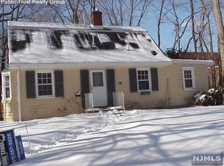 403 Spring Valley Rd, Paramus, NJ 07652