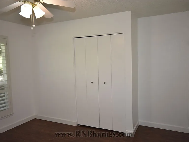 415 Sutton Pl — Photo 10