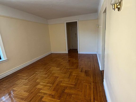 3rd image of 671 W 193rd St APT 6J