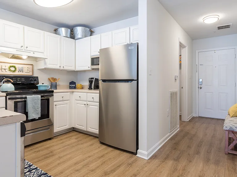 Belmont Landing Apartments — Photo 2
