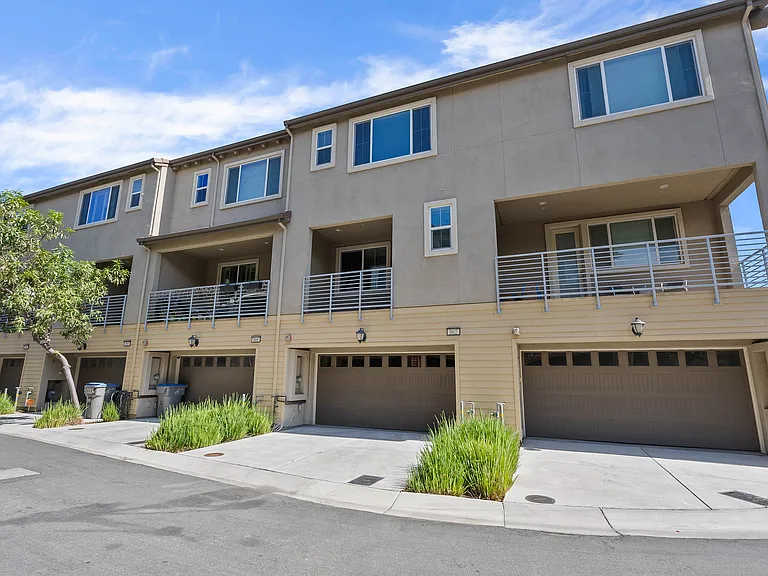 862 White Moonstone Loop — Photo 2
