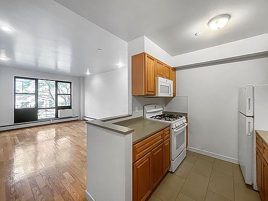 1st image of 150 W 111th St APT 3B