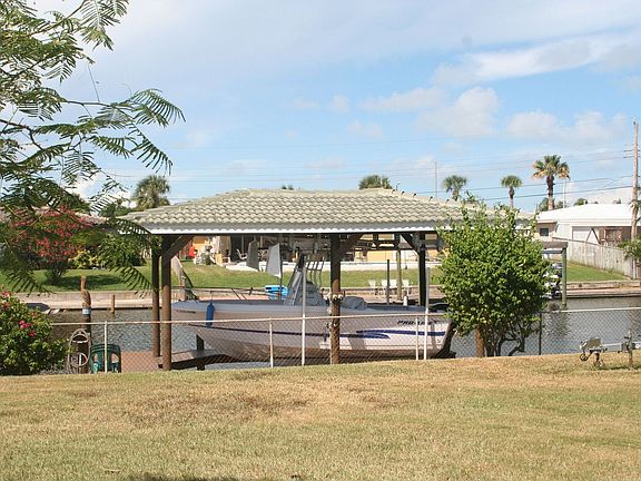 Boat Dock/ Lift